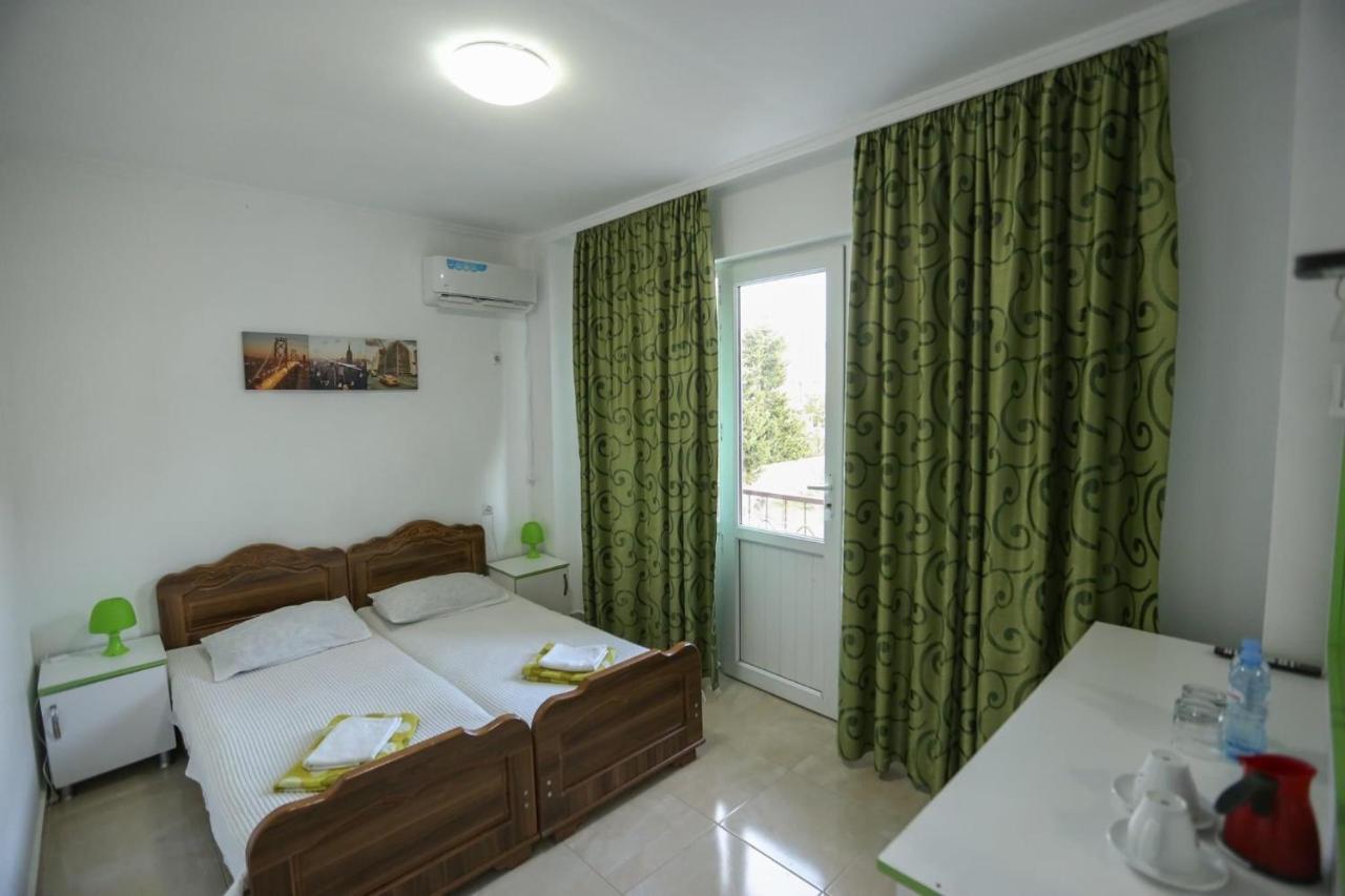 Theodora Hotel Ureki Esterno foto