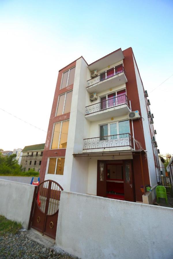 Theodora Hotel Ureki Esterno foto