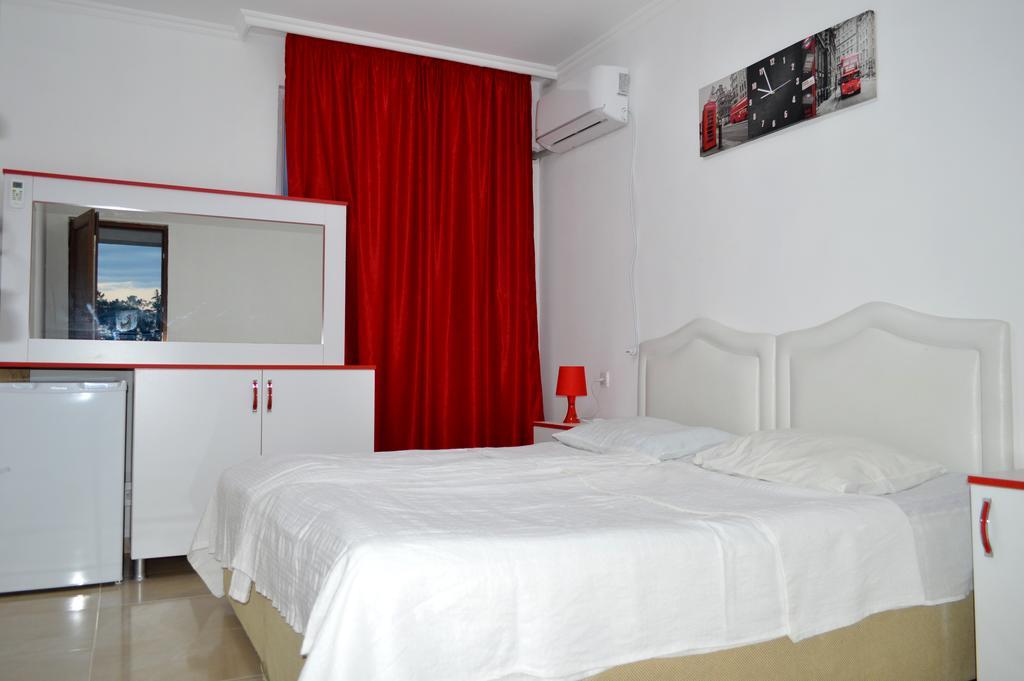Theodora Hotel Ureki Esterno foto